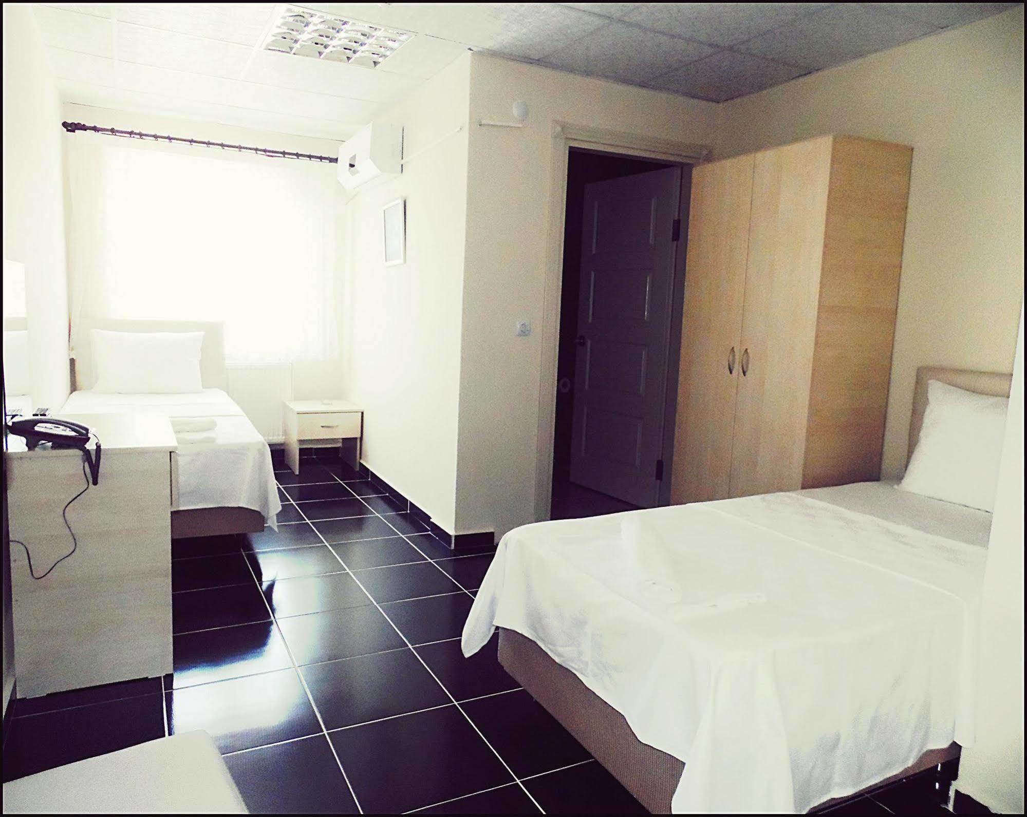 Derince Saral Otel מראה חיצוני תמונה