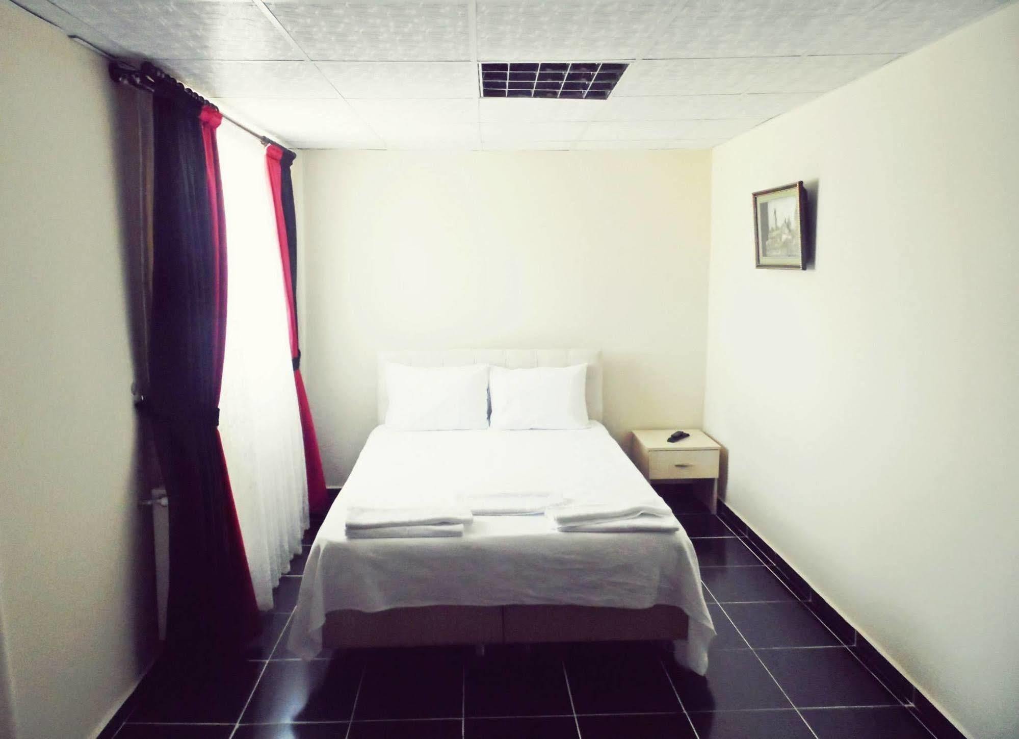 Derince Saral Otel מראה חיצוני תמונה