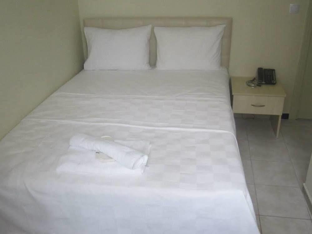 Derince Saral Otel מראה חיצוני תמונה